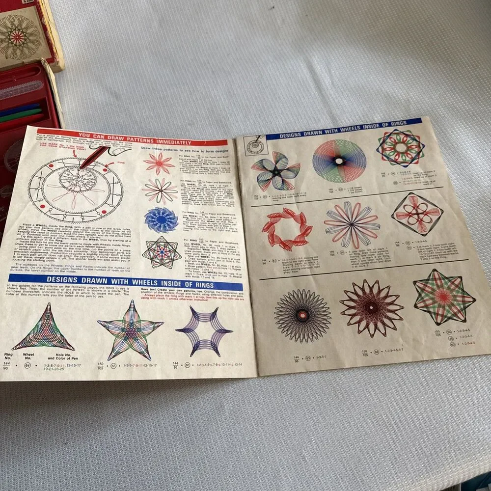 Vintage 1969 Kenner's Super Spirograph Plus #2400 plus Design Book